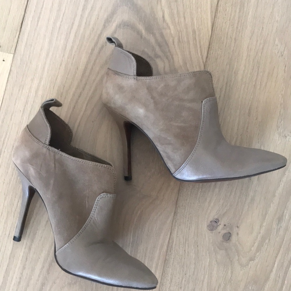 Enzo Angiolini Taupe Booties